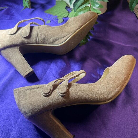 📌x-appeal Round Toe Suede 3.5" High Heel Pumps with Straps Worn Once - Picture 5 of 13